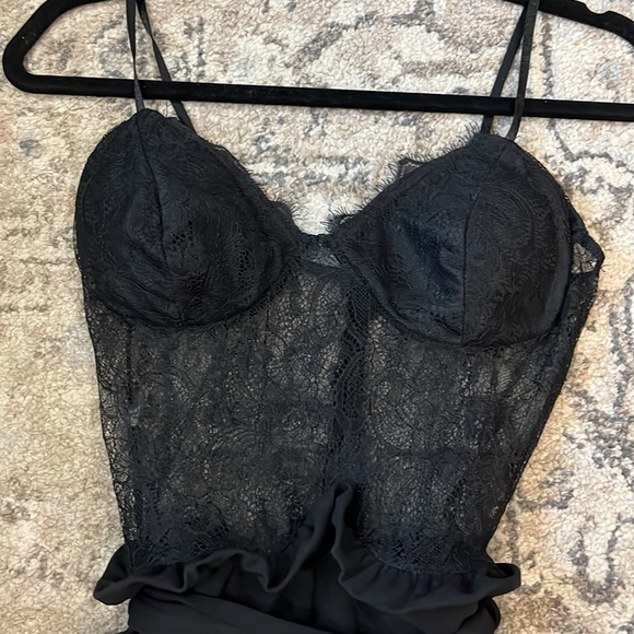 NWT black romper never worn shorts one piece lace top ( elash lace romper ) - Picture 2 of 5